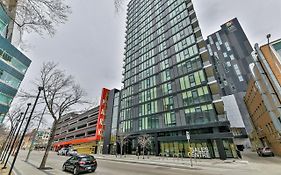 Cozy Skyline Condo In Downtown, Across Canada Life Centre
